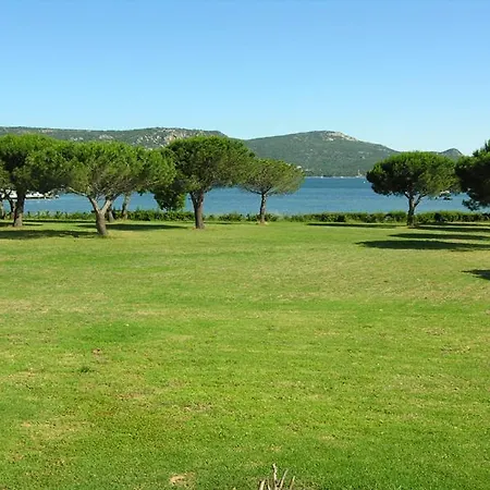 2 Pièces Pied Dans L'eau 4*