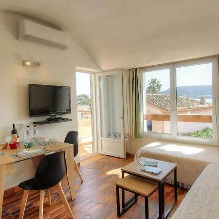 2 Pieces Pied Dans L'eau