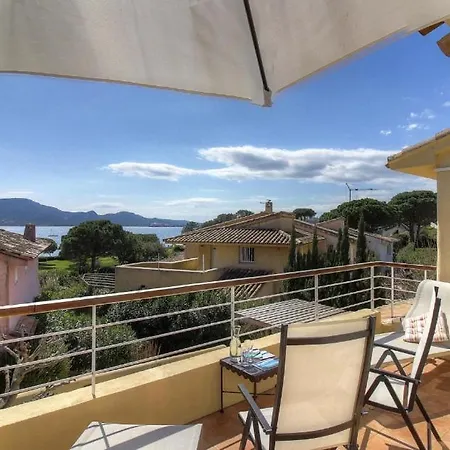 2 Pieces Pied Dans L'eau Bed & Breakfast 4*