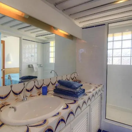 Bed & Breakfast 2 Pieces Pied Dans L'eau Porto-Vecchio (Corsica)