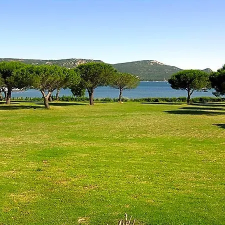 2 Pieces Pied Dans L'eau Bed & Breakfast 4*