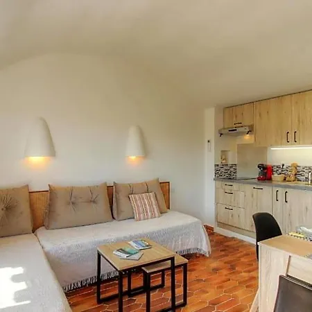 Bed & Breakfast 2 Pieces Pied Dans L'eau 4*
