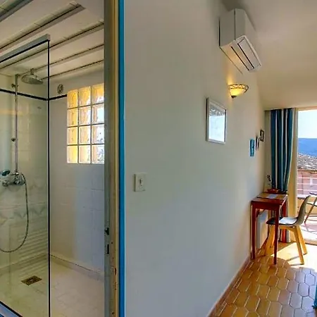 Bed & Breakfast 2 Pieces Pied Dans L'eau