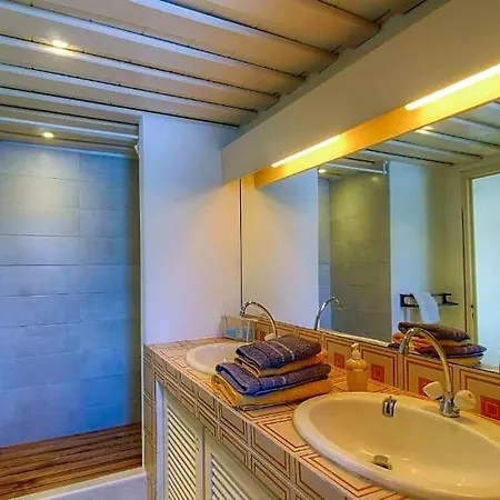 Bed & Breakfast 2 Pieces Pied Dans L'eau 4*