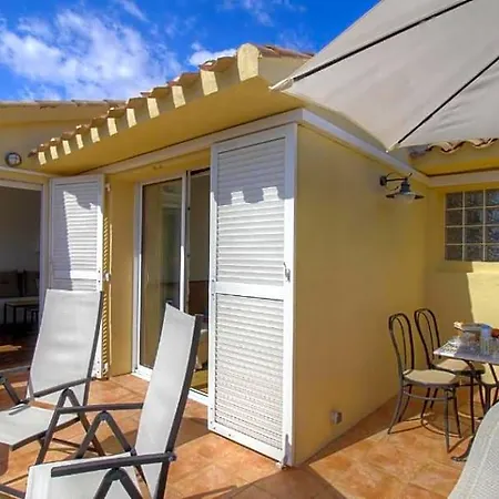 2 Pieces Pied Dans L'eau Bed & Breakfast 4*