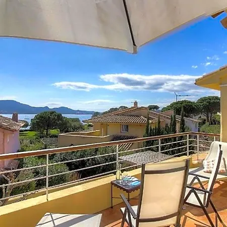 Bed & Breakfast 2 Pieces Pied Dans L'eau