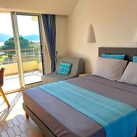 Bed & Breakfast 2 Pieces Pied Dans L'eau