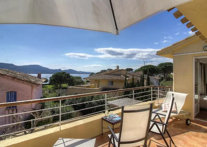 2 Pieces Pied Dans L'eau Frühstückspension 4*